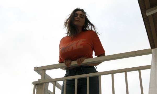 SARA MUJER INDEPENDIENTE …NUEVA… FRANCES FINAL. FIESTERA