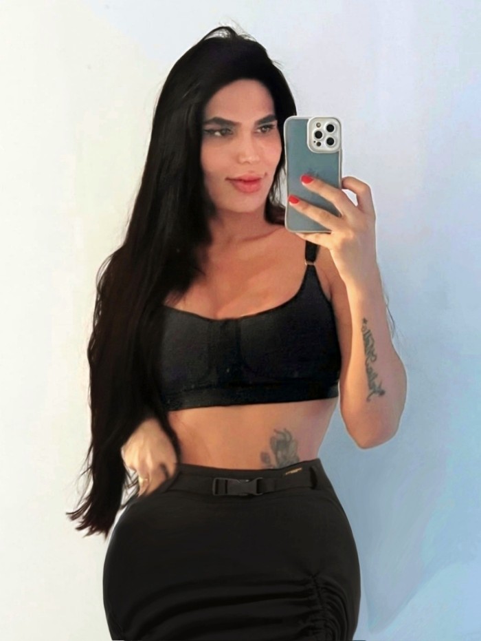 Claudia morenaza exotica latina trato de novios