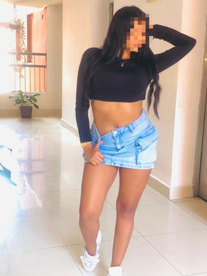 BELLA MORENA CON GANAS DE CONSENTIRTE