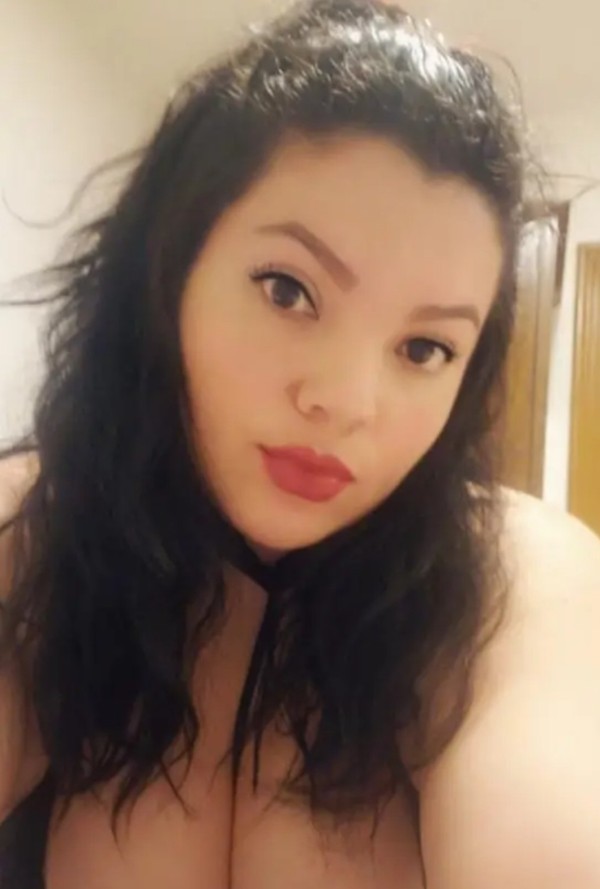 Claudia jovencita cariñosa y fiestera