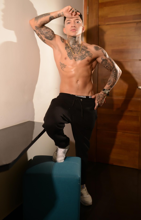 NIÑATO MODELO COLOMBIANO 22CM – VERSATIL – LEFERO Y DISCRETO- 23AÑOS –