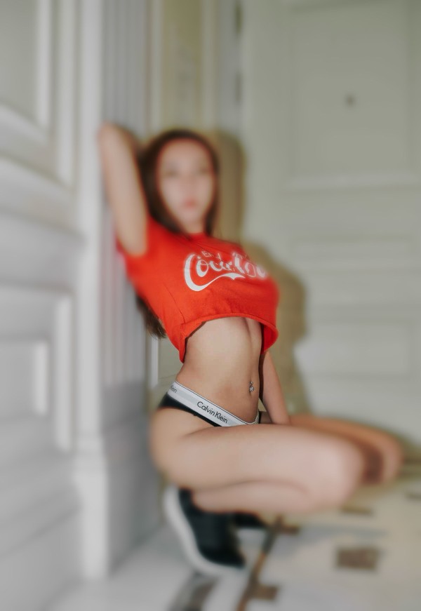 CHICA ACOMPAÑATE CARIÑOSA PRECIOSA MORBOSA
