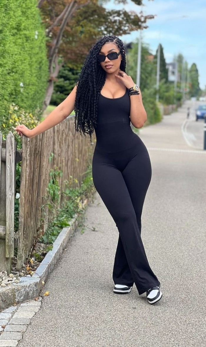 disponible negra bella con ganas de disfrutar