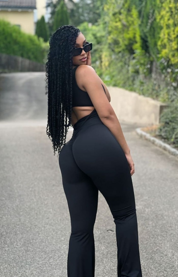 disponible negra bella con ganas de disfrutar