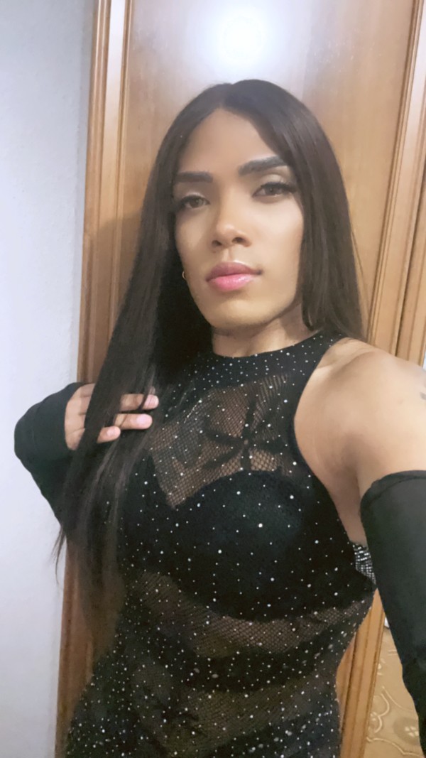 Chica colombiana dotada EN LEGANES