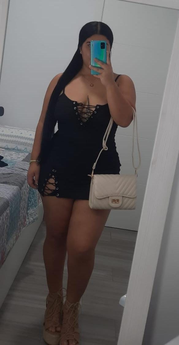 UNA CHICA PARA AZOTAR SIN PARAR.!..SALIDAS