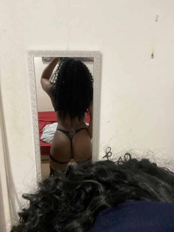 Morena de impacto piel lisa y suave al tacto para que disfrutes de mis curv