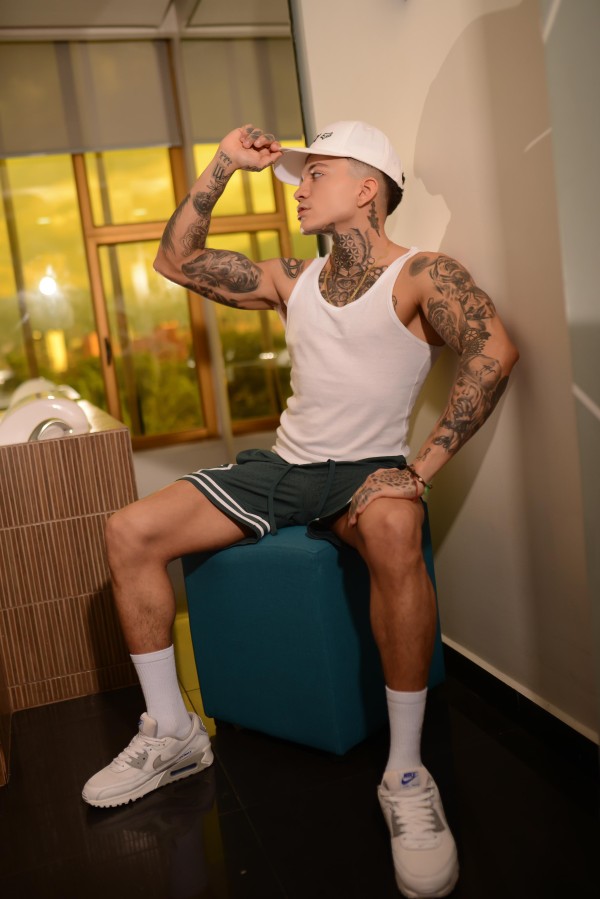 NIÑATO MODELO COLOMBIANO 22CM – VERSATIL – LEFERO Y DISCRETO- 23AÑOS –