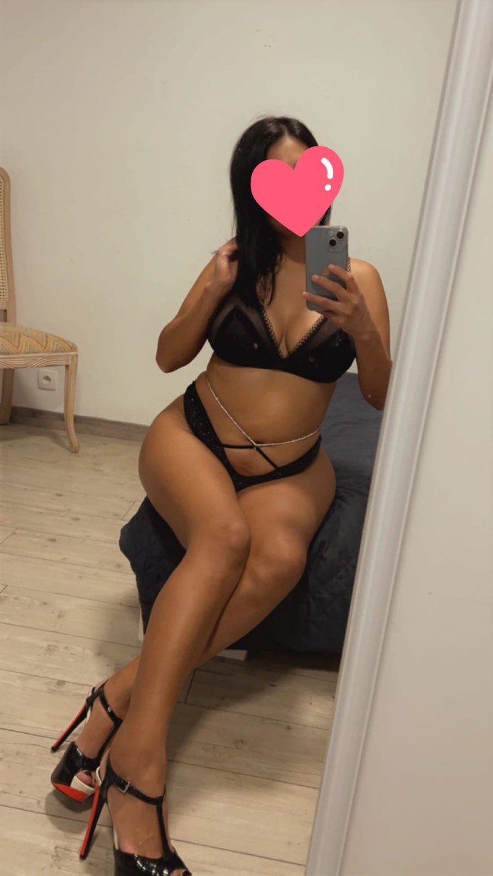 MADURITA HERMOSA DISPUESTA A COMPLACETE