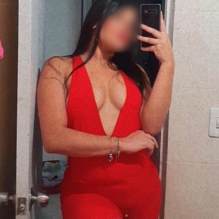 CALIENTE, LISTA PARA QUE ABRAS MIS PIERNAS SA