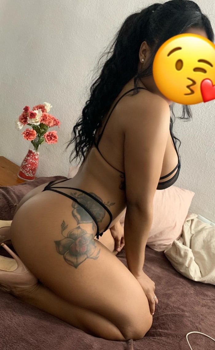 Pide cita con esta encantadora Morena