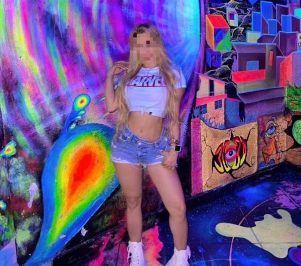 Vicky dulce inquieta y traviesa dispuesta a cumplir tus fantasias