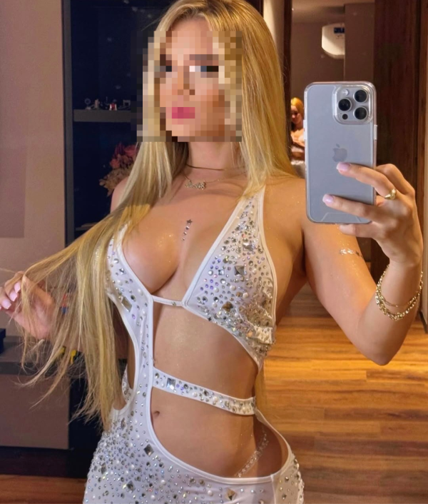 Vicky dulce inquieta y traviesa dispuesta a cumplir tus fantasias