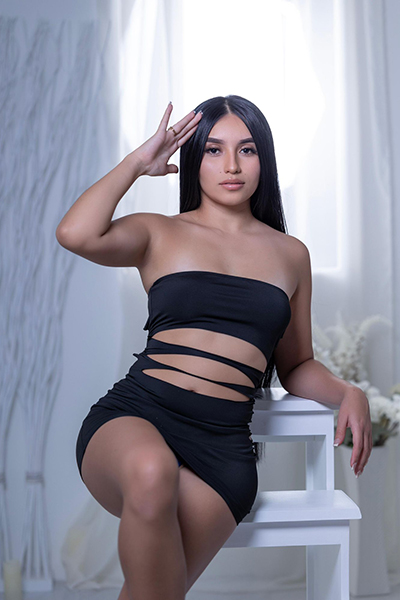 JOVENCITA COLOMBIANA EN ALICANTE 24 HORAS, JUGAMOS?