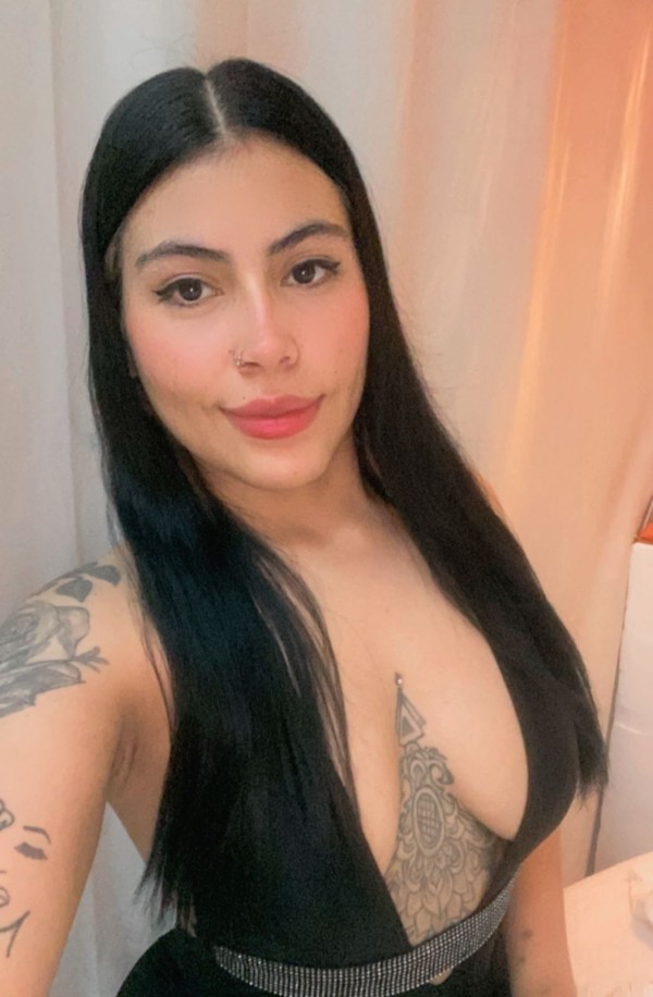 HERMOSA COLOMBIANA FIESTERA Y GUARRA