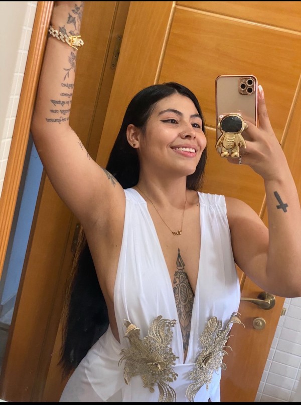 HERMOSA COLOMBIANA FIESTERA Y GUARRA