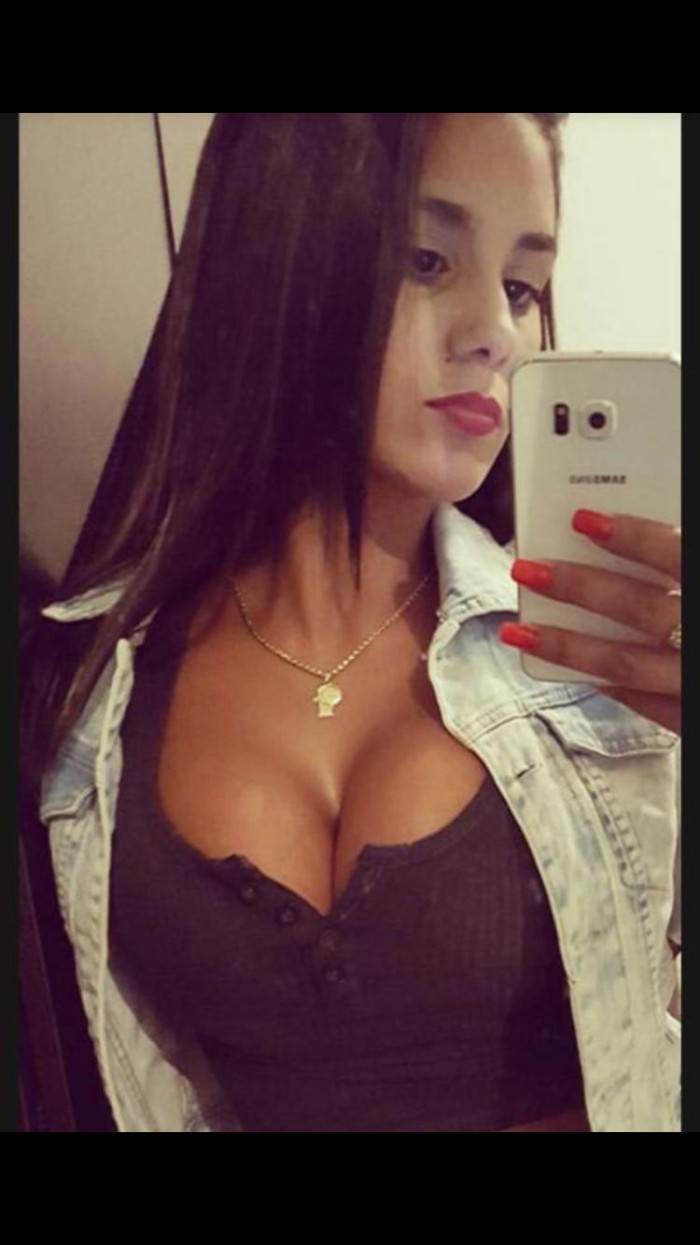 En Elda guapa Pechugona tipazo cara guapa