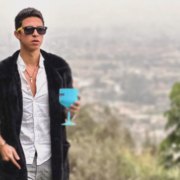 Sexy Venezolano 24 años, nuevo en esto. Discreción