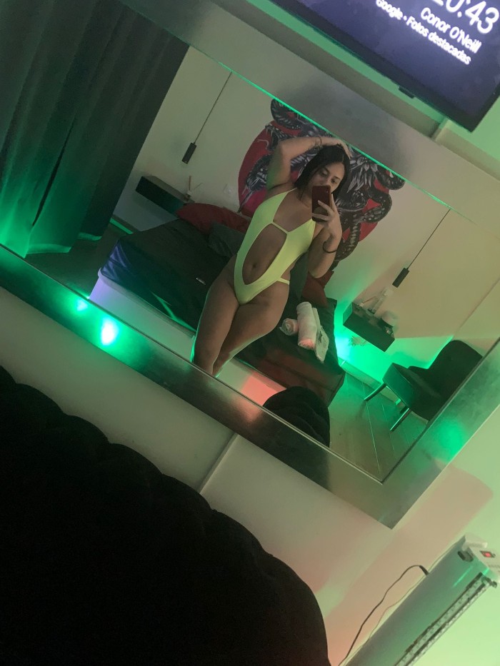 TENGO MUCHAS GANAS DE HACERTELO, ESTOY MOJADITA