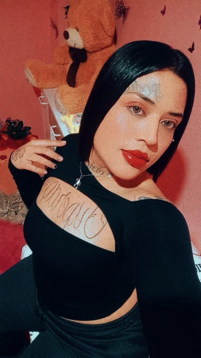 Jovencita Ecuatoriana linda cachonda dispuesta