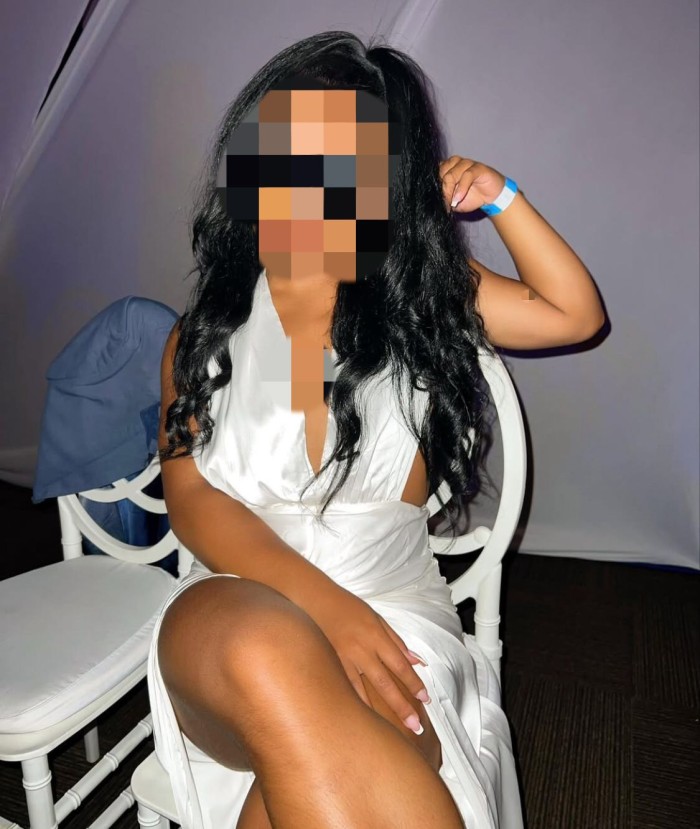 Sexy Modelo Latina divertida y traviesa  VIA JULIA