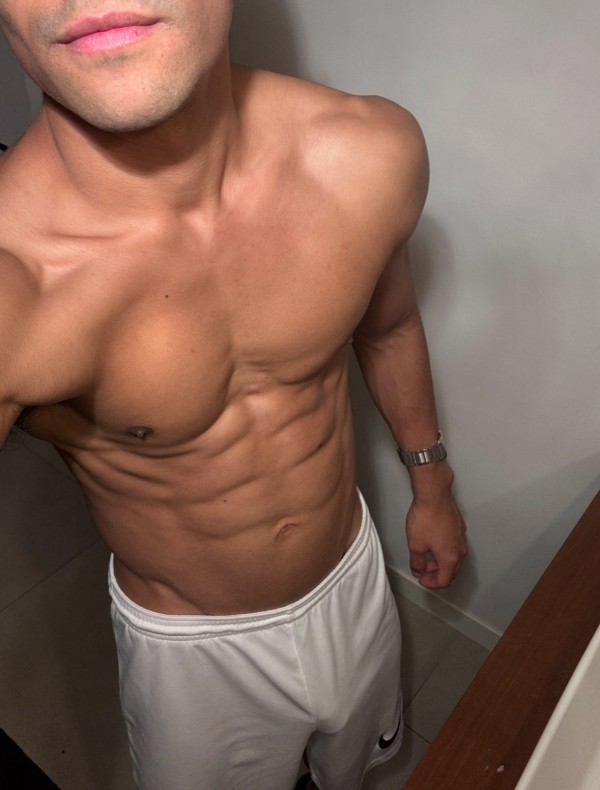 Cuerpo de gym, deportista y discreto!