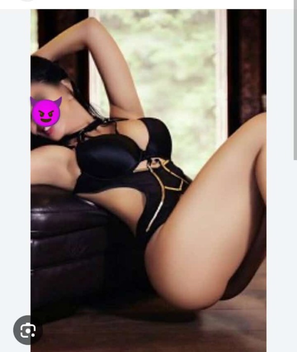 Morena simpática Ultimos días en Conil !!