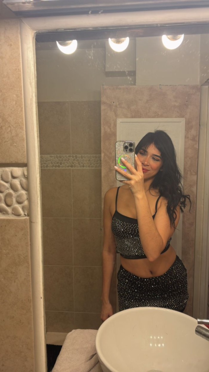 JOVENCITA CALIENTE Y MUY COMPLACIENTE