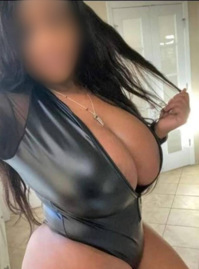 25 AÑOS JOVEN MULTA EXUBERANTE LLENA DE AMOR