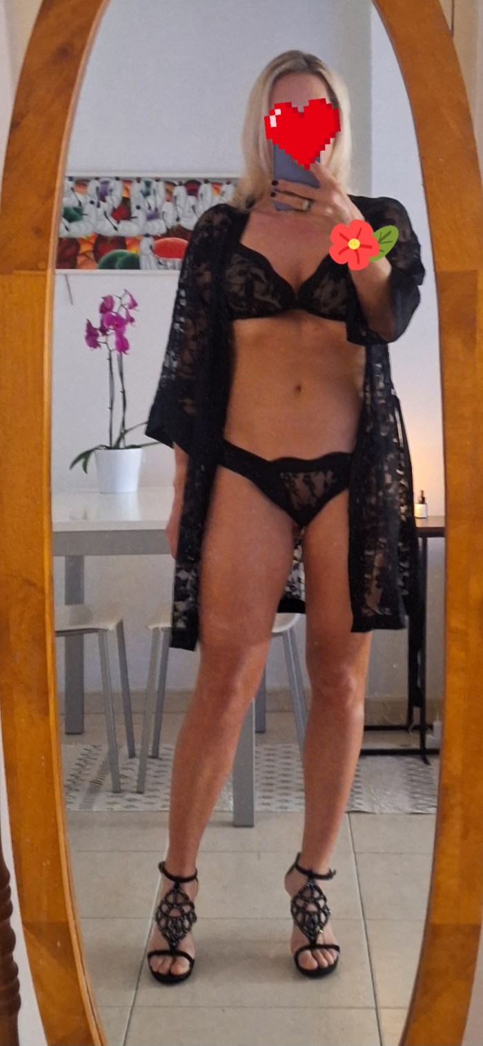 Rusa ,Particular, Discreto