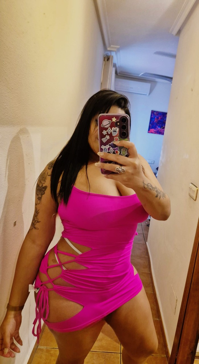 ALICIA GUARRITA CABALGA POLLAS