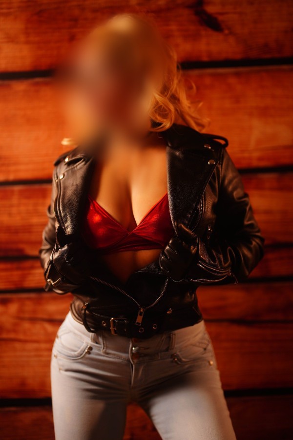 A PARTIR DEL LUNES MASAJES CON JUEGOS EROTICOS DIVERTIDOS EXITANTES BDSM