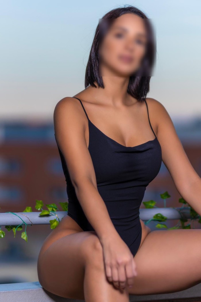 NATALIA MORENA LATINA APASIONADA SEXO RICO A TOPE!