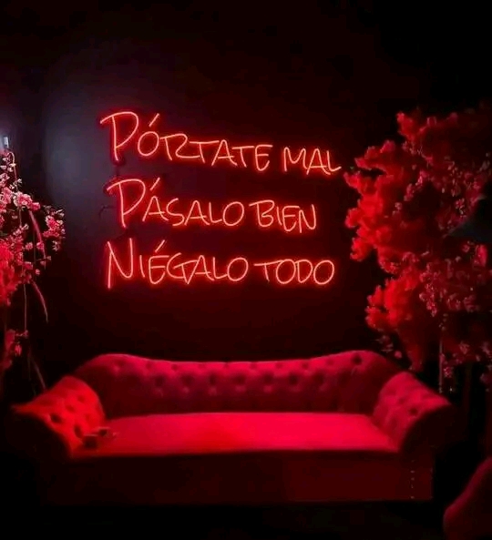 TRÍO CON DOS CHICAS FIESTERAS EN HOTELES Y DOMICIL