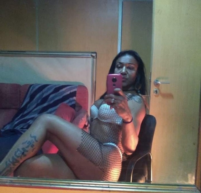 ** TRANS BIEN DOTADA 23CM… REALES