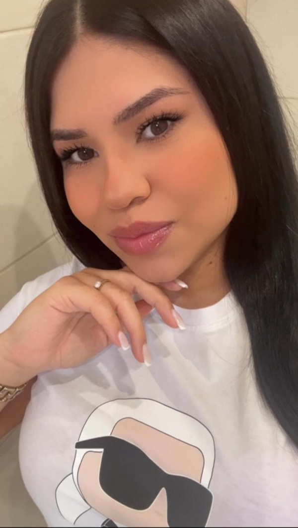 Cloe latina muy sexy y super extrovertida