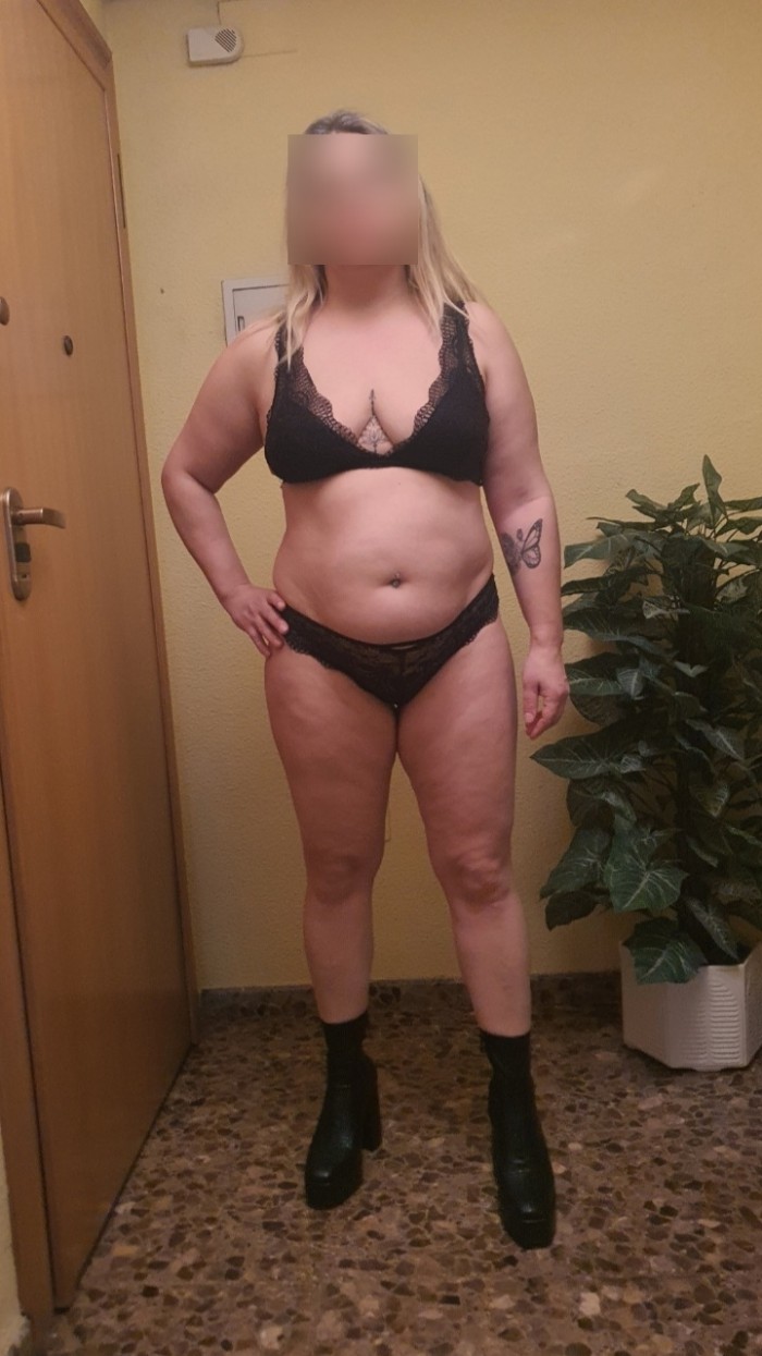 Rubia recién iniciada para follar