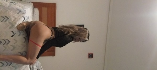 Niña trans fiestera morboza