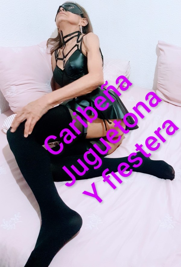 Abuelita sin nietos , ven y te apdoto , estoy cachonda