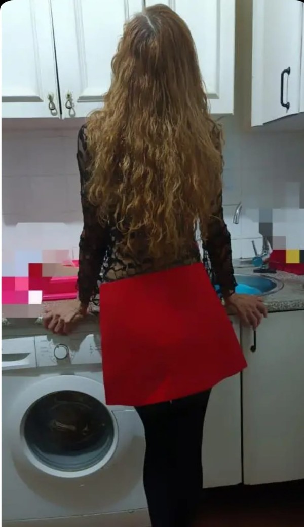 Abuelita sin nietos , ven y te apdoto , estoy cachonda