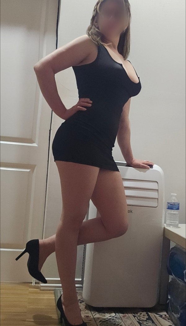 Me desplazo a tu domicilio, estoy de fiesta muy cachonda