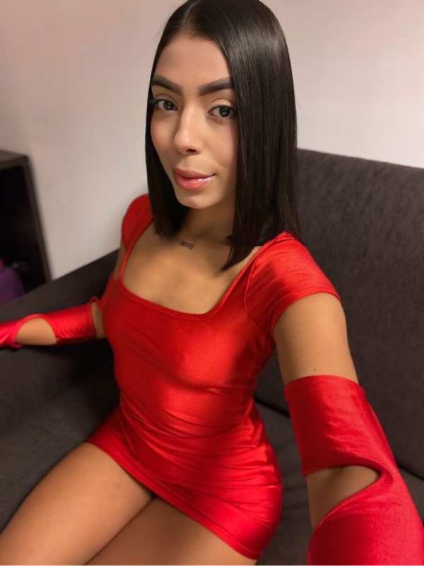 Dublin 12, Manuela 24 años, Colombiana