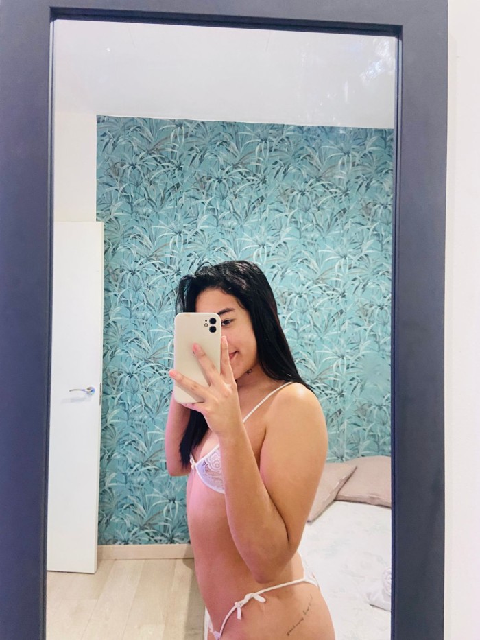 MODELO GUARRA Y FIESTERA EN COLLBLANC