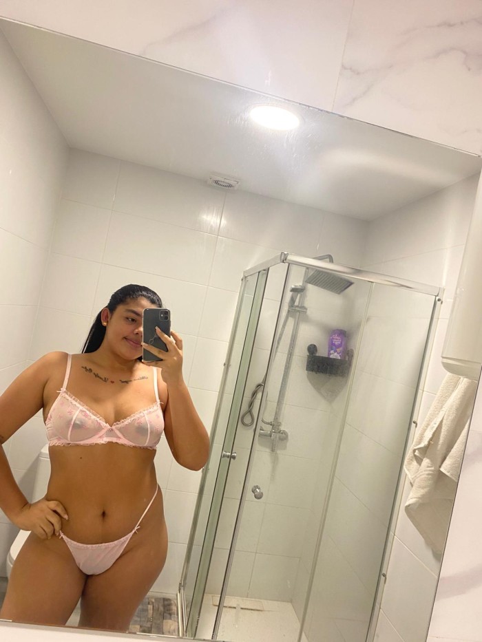 DULCE PUTITA ESPRIME POLLAS