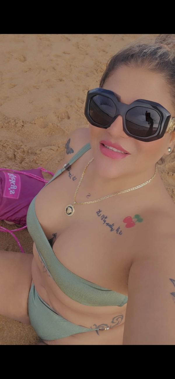 Carla latina cachonda REAL sin prisa francés natural griego súper completa