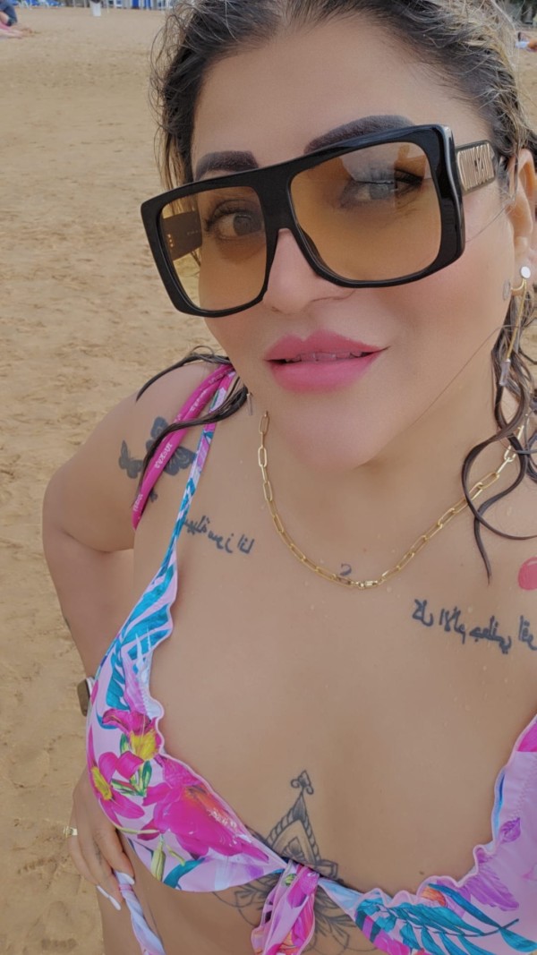 Carla latina cachonda REAL sin prisa francés natural griego súper completa