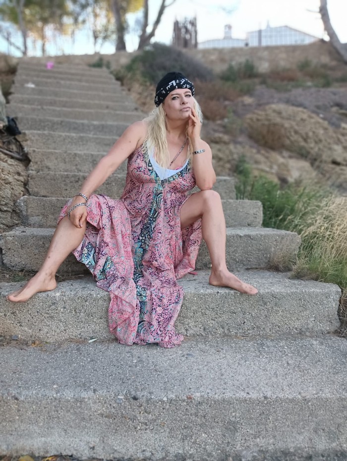 DESCUBRE EL ENCANTO DE SANDRA, TU COMPAÑERA IDEAL