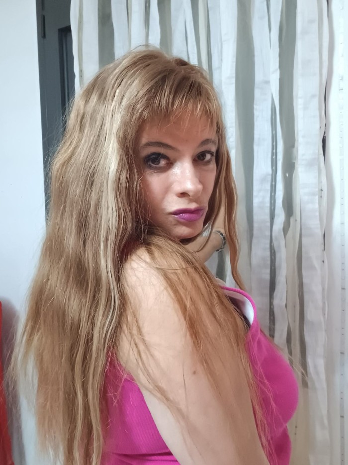 DESCUBRE EL ENCANTO DE SANDRA, TU COMPAÑERA IDEAL