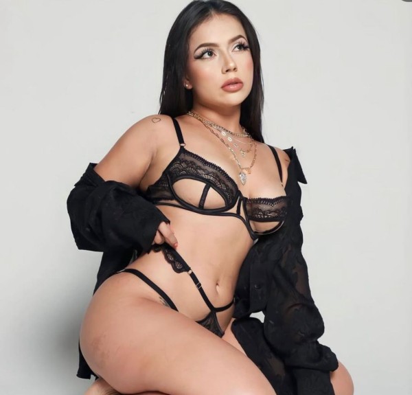 Amira fotos reales 23 añitos novedad