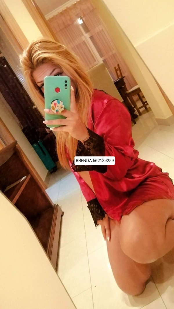 HERMOSA LATINA FIESTERA